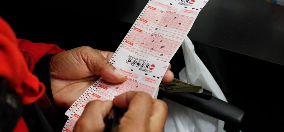 Few Rules to Follow When Purchasing Lottery Tickets